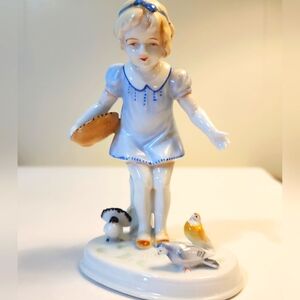 Vintage Japan Hand Painted Porcelain "In the park" Little Girl Feeding Pigeons
